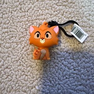 Disney Figural Bag Clip! Oliver (Series 69)!